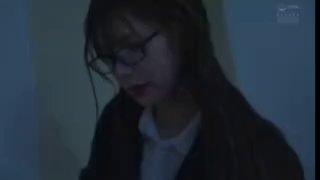 【兄妹乱伦】小女孩父母在外地打工寄养在表哥家，惨遭表哥毒手